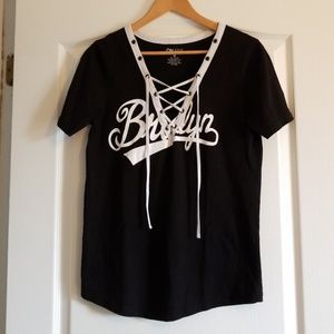 Brooklyn Front Lace T-Shirt Sz M